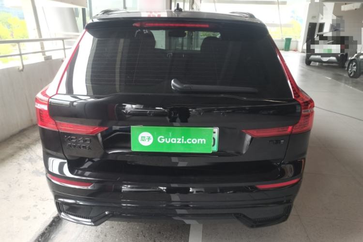 Used Volvo XC60 New Energy 2025 Plug-in Hybrid Long-Range All-Wheel Drive Zhiyuan Extreme Night Black Edition Rear