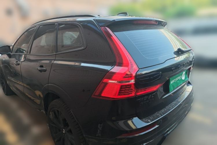 Used Volvo XC60 New Energy 2025 Plug-in Hybrid Long-Range All-Wheel Drive Zhiyuan Extreme Night Black Edition Rear Left 45 Deg