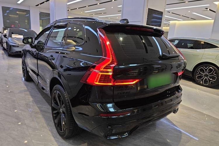 Used Volvo XC60 New Energy 2025 Plug-in Hybrid Long-Range All-Wheel Drive Zhiyuan Extreme Night Black Edition Rear Left 45 Deg
