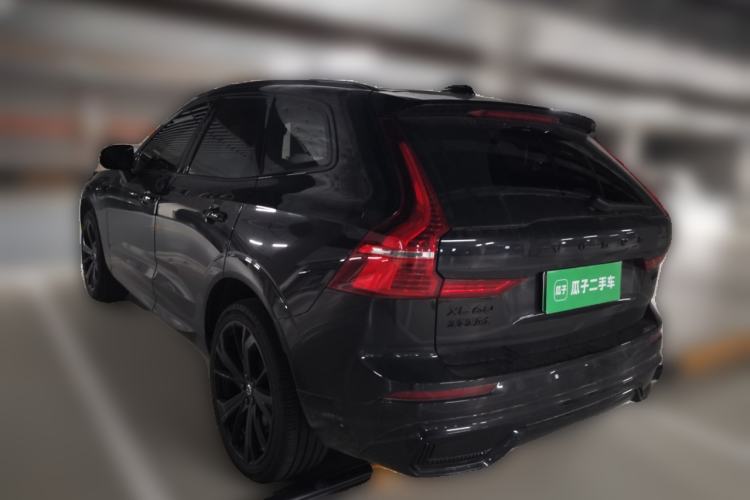 Used Volvo XC60 New Energy 2025 Plug-in Hybrid Long-Range All-Wheel Drive Zhiyuan Extreme Night Black Edition Rear Left 45 Deg
