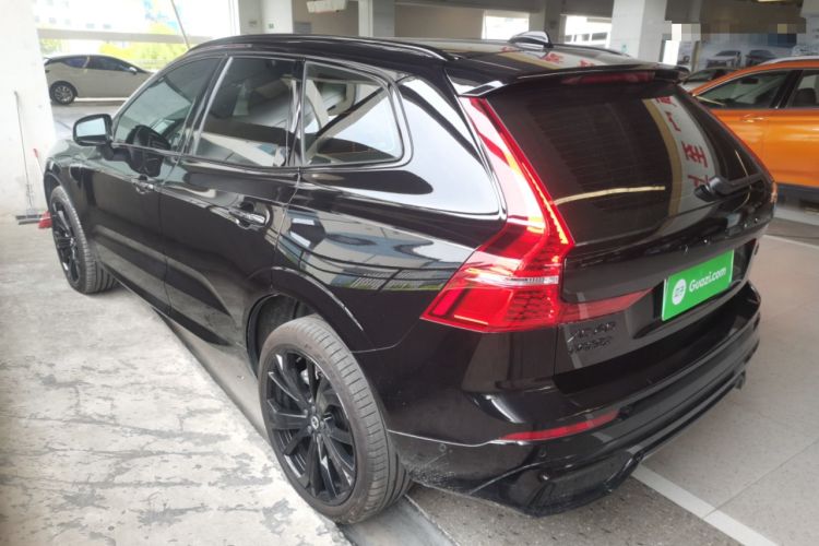 Used Volvo XC60 New Energy 2025 Plug-in Hybrid Long-Range All-Wheel Drive Zhiyuan Extreme Night Black Edition Rear Left 45 Deg