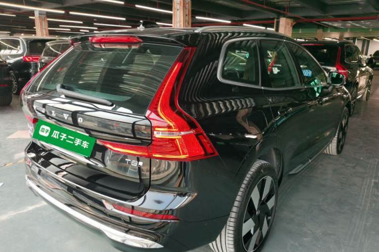 Used Volvo XC60 New Energy 2025 Plug-in Hybrid Long-Range All-Wheel Drive Smart Luxury Edition Rear Right 45 Deg