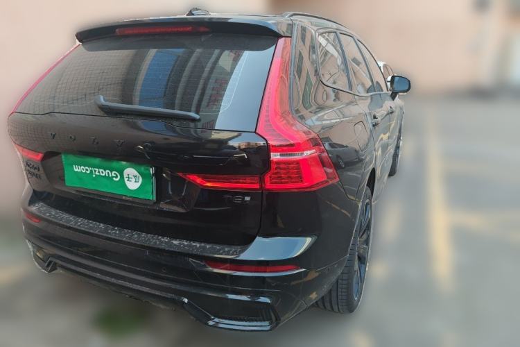 Used Volvo XC60 New Energy 2025 Plug-in Hybrid Long-Range All-Wheel Drive Zhiyuan Extreme Night Black Edition Rear Right 45 Deg