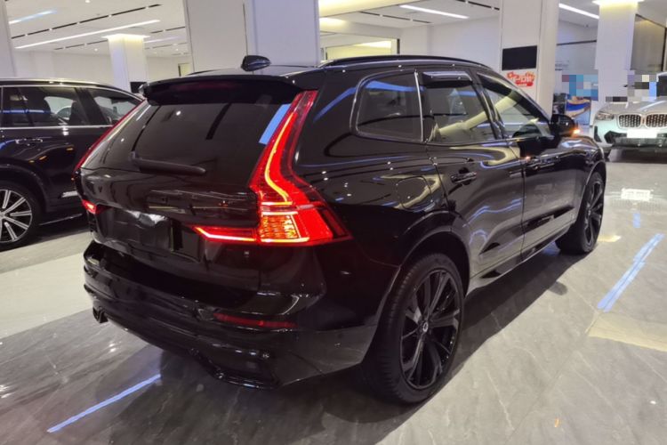 Used Volvo XC60 New Energy 2025 Plug-in Hybrid Long-Range All-Wheel Drive Zhiyuan Extreme Night Black Edition Rear Right 45 Deg