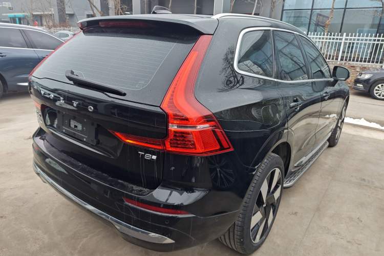 Used Volvo XC60 New Energy 2025 Plug-in Hybrid Long-Range All-Wheel Drive Smart & Luxurious Edition Rear Right 45 Deg