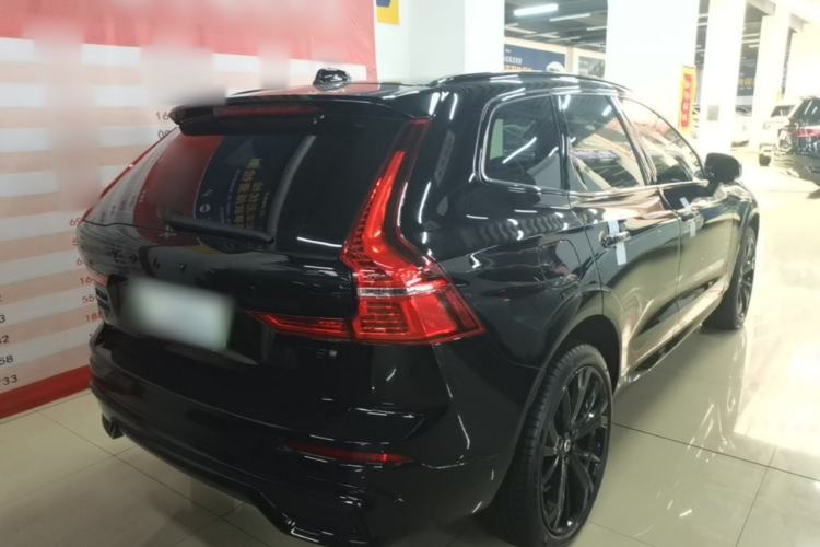 Used Volvo XC60 New Energy 2025 Plug-in Hybrid Long-Range All-Wheel Drive Zhiyuan Extreme Night Black Edition Rear Right 45 Deg