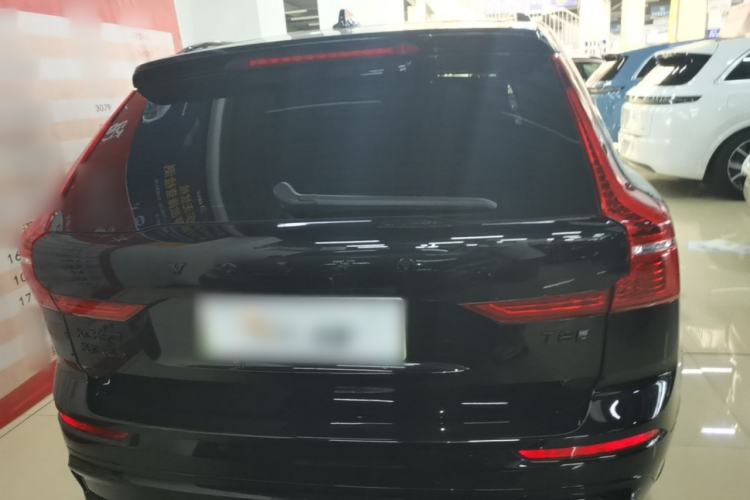 Used Volvo XC60 New Energy 2025 Plug-in Hybrid Long-Range All-Wheel Drive Zhiyuan Extreme Night Black Edition Rear