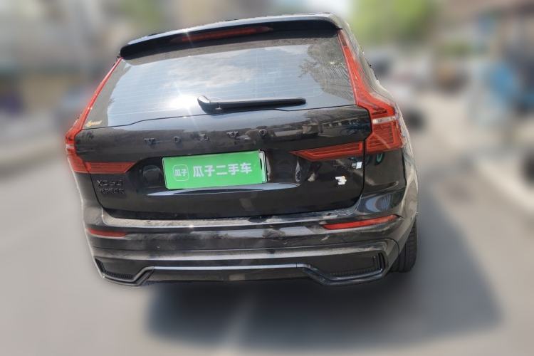 Used Volvo XC60 New Energy 2025 Plug-in Hybrid Long-Range All-Wheel Drive Zhiyuan Extreme Night Black Edition Rear