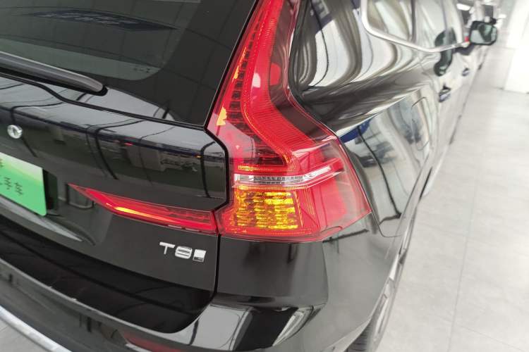 Used Volvo XC60 New Energy 2025 Plug-in Hybrid Long-Range All-Wheel Drive Smart Luxury Edition Right Rear Taillight