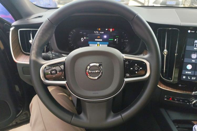 Used Volvo XC60 New Energy 2025 Plug-in Hybrid Long-Range All-Wheel Drive Smart & Luxurious Edition Steering Wheel