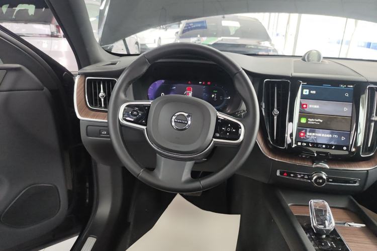 Used Volvo XC60 New Energy 2025 Plug-in Hybrid Long-Range All-Wheel Drive Smart Luxury Edition Steering Wheel