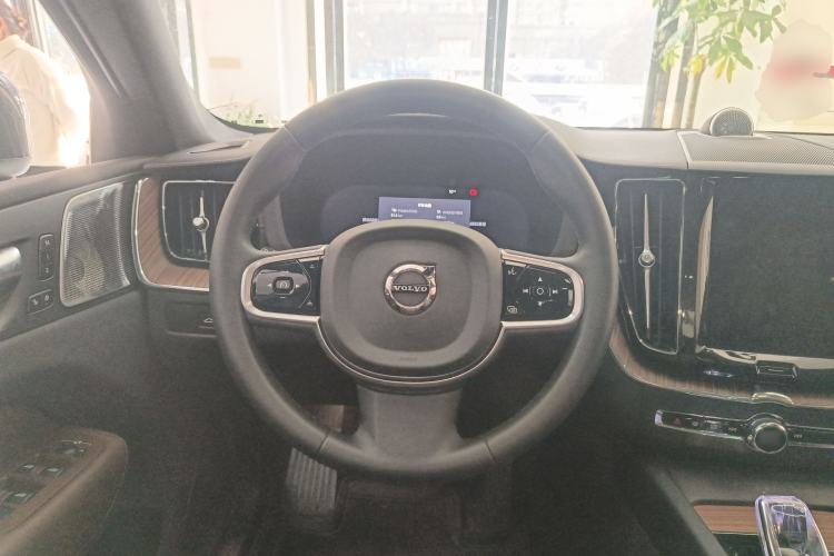 Used Volvo XC60 New Energy 2025 Plug-in Hybrid Long-Range All-Wheel Drive Smart Luxury Edition Steering Wheel