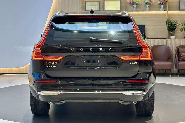 Used Volvo XC60 New Energy 2025 Plug-in Hybrid Long-Range All-Wheel Drive Smart Luxury Edition Trunk