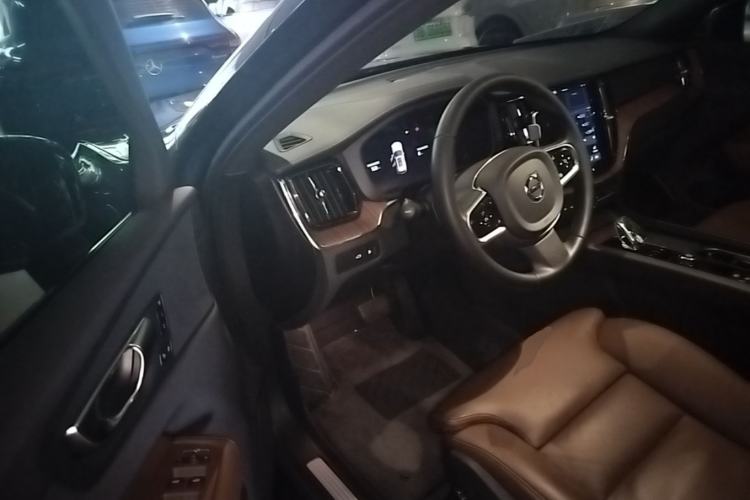 Used Volvo XC60 New Energy 2025 Plug-in Hybrid Long-Range All-Wheel Drive Smart & Luxurious Edition Driver Seat