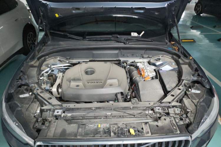 Used Volvo XC60 New Energy 2025 Plug-in Hybrid Long-Range All-Wheel Drive Smart & Luxurious Edition Engine Bay