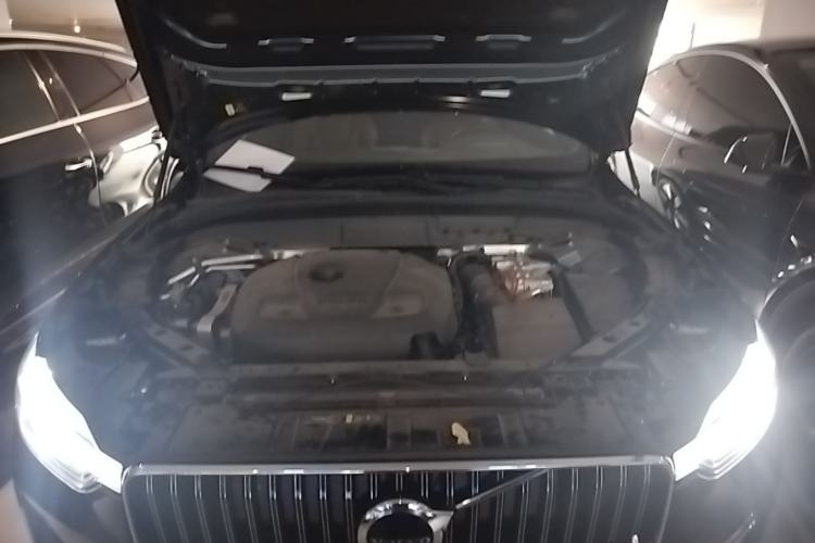 Used Volvo XC60 New Energy 2025 Plug-in Hybrid Long-Range All-Wheel Drive Smart & Luxurious Edition Engine Bay