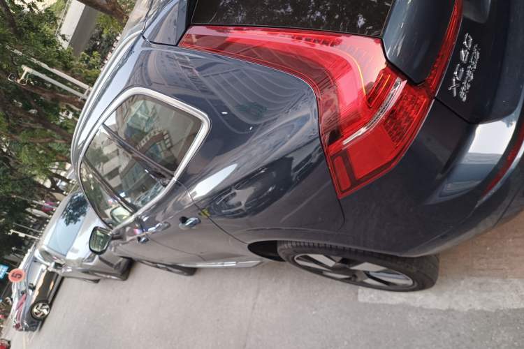 Used Volvo XC60 New Energy 2025 Plug-in Hybrid Long-Range All-Wheel Drive Smart Luxury Edition Exterior 3
