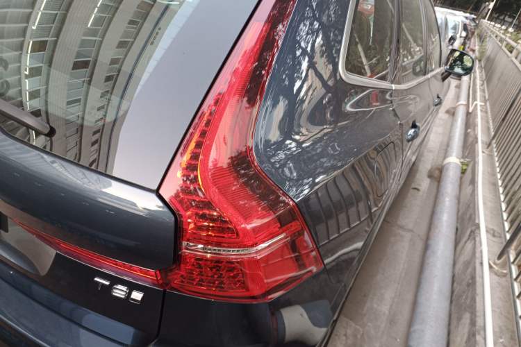 Used Volvo XC60 New Energy 2025 Plug-in Hybrid Long-Range All-Wheel Drive Smart Luxury Edition Exterior 6