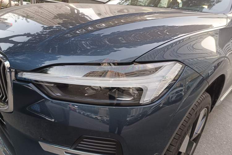 Used Volvo XC60 New Energy 2025 Plug-in Hybrid Long-Range All-Wheel Drive Smart Luxury Edition Left Front Headlight