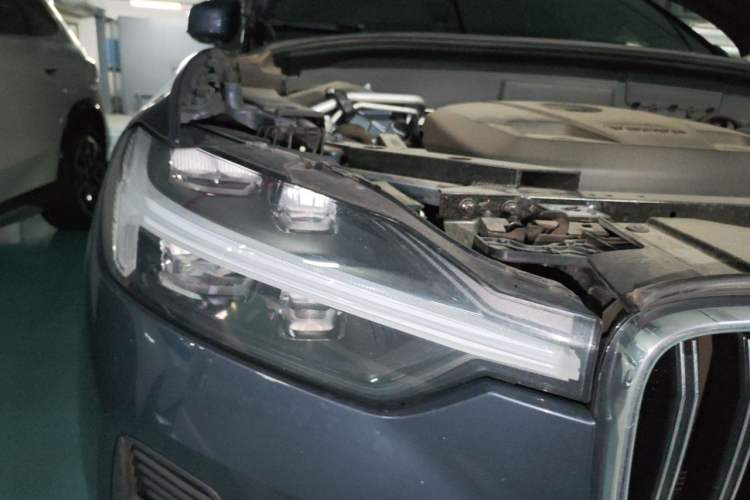 Used Volvo XC60 New Energy 2025 Plug-in Hybrid Long-Range All-Wheel Drive Smart & Luxurious Edition Right Front Headlight