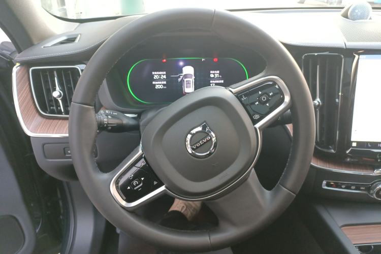 Used Volvo XC60 New Energy 2025 Plug-in Hybrid Long-Range All-Wheel Drive Smart Luxury Edition Steering Wheel