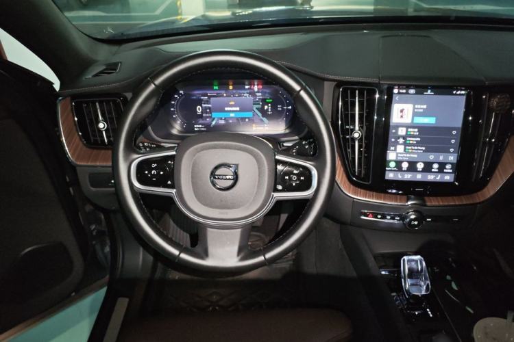 Used Volvo XC60 New Energy 2025 Plug-in Hybrid Long-Range All-Wheel Drive Smart & Luxurious Edition Steering Wheel