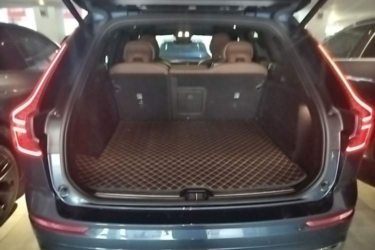 Used Volvo XC60 New Energy 2025 Plug-in Hybrid Long-Range All-Wheel Drive Smart & Luxurious Edition Trunk