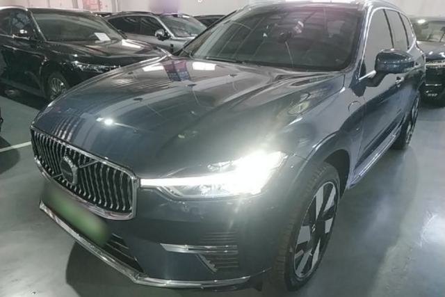 Używany Volvo XC60 New Energy 2025 Plug-in Hybrid Long-Range All-Wheel Drive Smart & Luxurious Edition