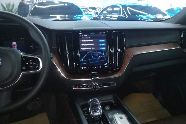 Used Volvo XC60 New Energy 2025 Plug-in Hybrid Long-Range All-Wheel Drive Smart & Luxurious Edition Audio And AC Panel