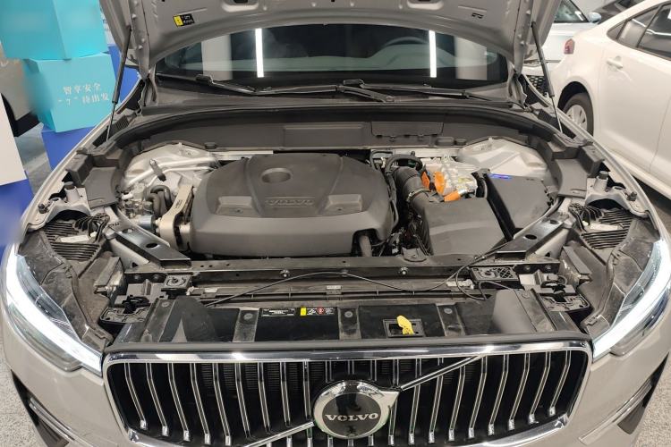 Used Volvo XC60 New Energy 2025 Plug-in Hybrid Long-Range All-Wheel Drive Smart & Luxurious Edition Engine Bay