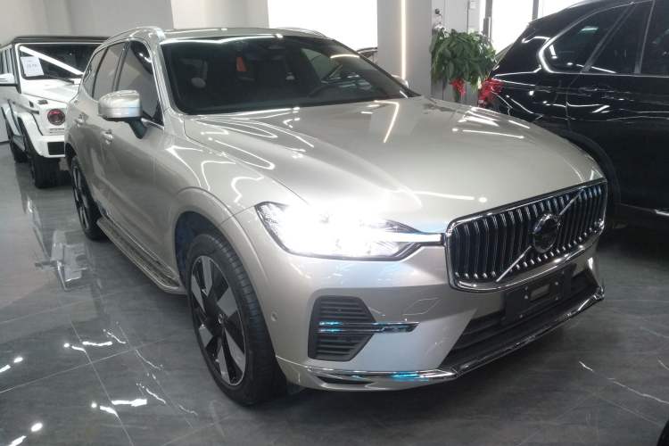 Used Volvo XC60 New Energy 2025 Plug-in Hybrid Long-Range All-Wheel Drive Smart & Luxurious Edition Exterior 2