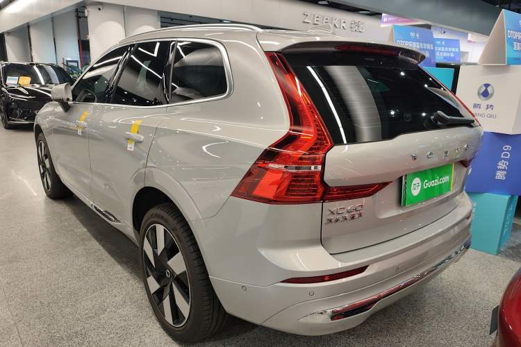 Used Volvo XC60 New Energy 2025 Plug-in Hybrid Long-Range All-Wheel Drive Smart & Luxurious Edition Exterior 2