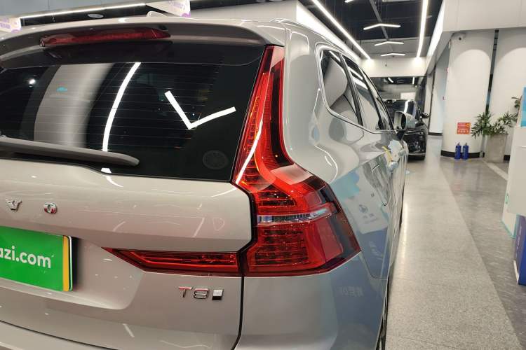 Used Volvo XC60 New Energy 2025 Plug-in Hybrid Long-Range All-Wheel Drive Smart & Luxurious Edition Exterior 3