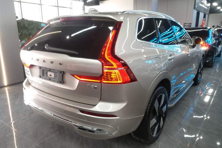 Used Volvo XC60 New Energy 2025 Plug-in Hybrid Long-Range All-Wheel Drive Smart & Luxurious Edition Exterior 5