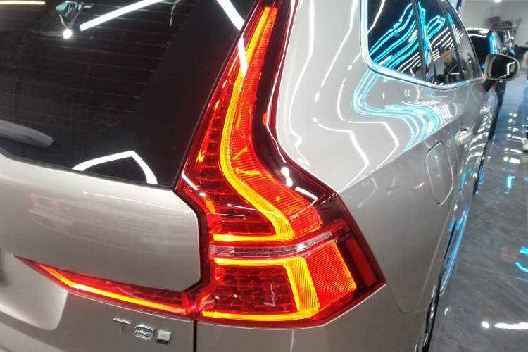 Used Volvo XC60 New Energy 2025 Plug-in Hybrid Long-Range All-Wheel Drive Smart & Luxurious Edition Exterior 6