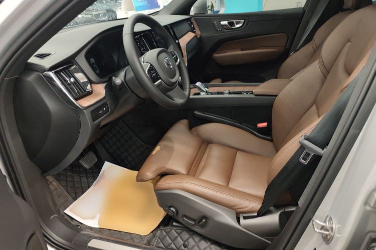Used Volvo XC60 New Energy 2025 Plug-in Hybrid Long-Range All-Wheel Drive Smart & Luxurious Edition Left Front Seat