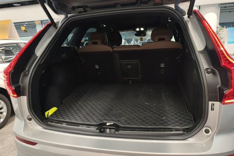 Used Volvo XC60 New Energy 2025 Plug-in Hybrid Long-Range All-Wheel Drive Smart & Luxurious Edition Trunk