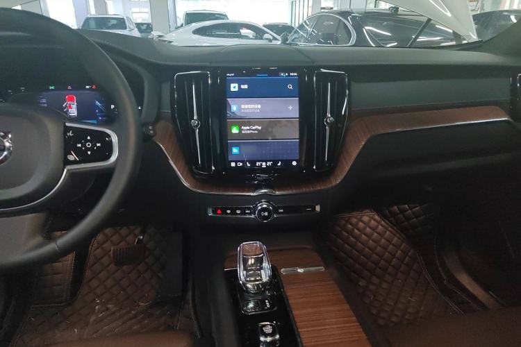 Used Volvo XC60 New Energy 2025 Plug-in Hybrid Long-Range All-Wheel Drive Smart & Luxurious Edition Audio And AC Panel