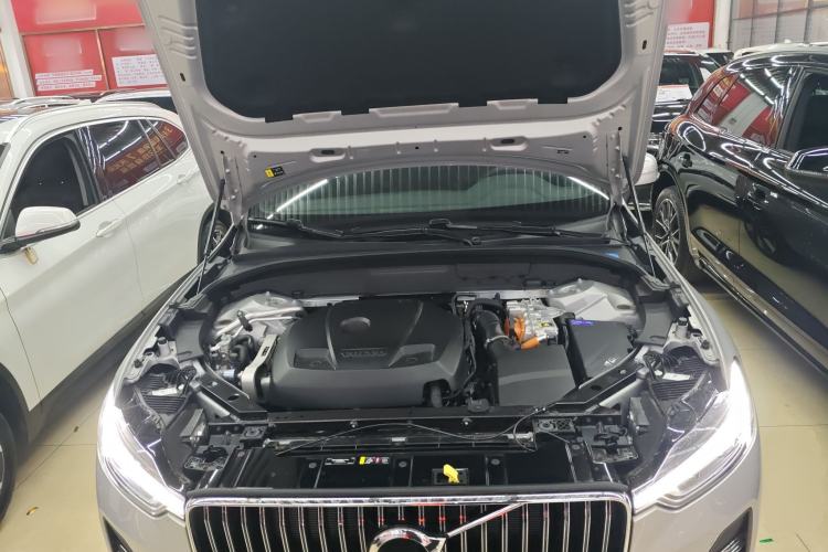 Used Volvo XC60 New Energy 2025 Plug-in Hybrid Long-Range All-Wheel Drive Smart & Luxurious Edition Engine Bay