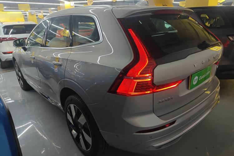 Used Volvo XC60 New Energy 2025 Plug-in Hybrid Long-Range All-Wheel Drive Smart & Luxurious Edition Exterior 3