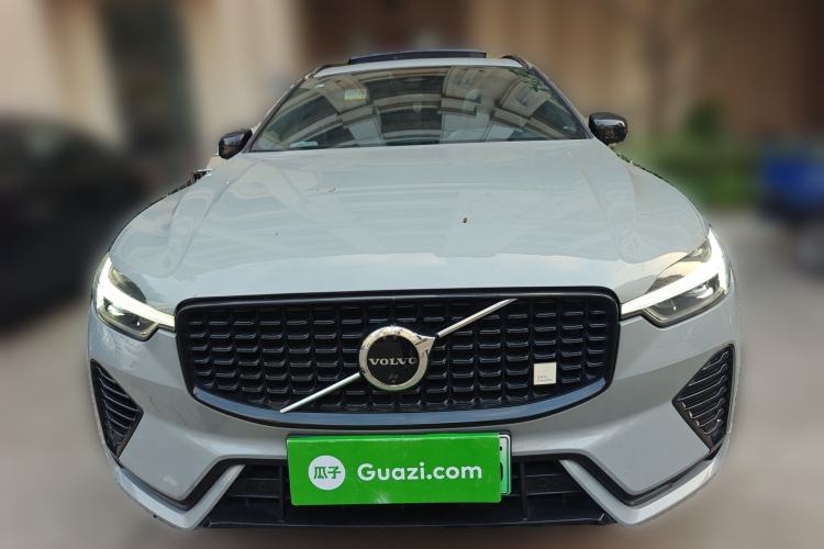 Used Volvo XC60 New Energy 2025 Plug-in Hybrid Long-Range All-Wheel Drive Zhiyuan Sport Edition Front