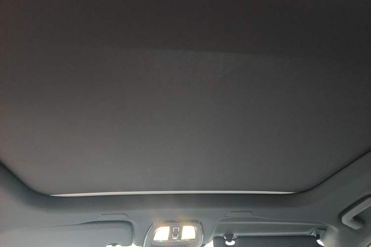 Used Volvo XC60 New Energy 2025 Plug-in Hybrid Long-Range All-Wheel Drive Zhiyuan Sport Edition Headliner