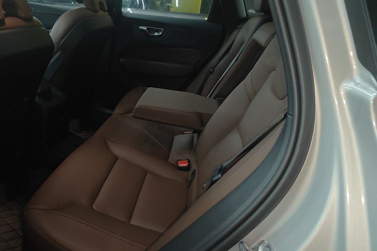Used Volvo XC60 New Energy 2025 Plug-in Hybrid Long-Range All-Wheel Drive Smart & Luxurious Edition Interior 4