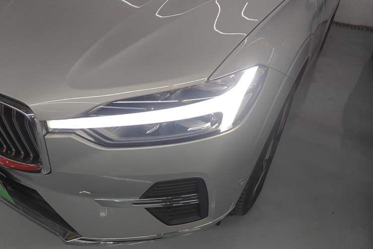 Used Volvo XC60 New Energy 2025 Plug-in Hybrid Long-Range All-Wheel Drive Smart & Luxurious Edition Left Front Headlight