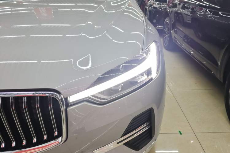 Used Volvo XC60 New Energy 2025 Plug-in Hybrid Long-Range All-Wheel Drive Smart & Luxurious Edition Left Front Headlight