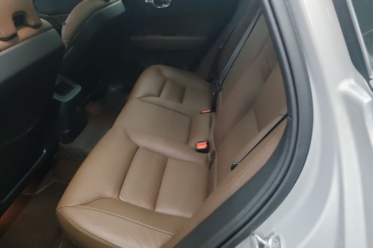 Used Volvo XC60 New Energy 2025 Plug-in Hybrid Long-Range All-Wheel Drive Smart & Luxurious Edition Left Rear Seat