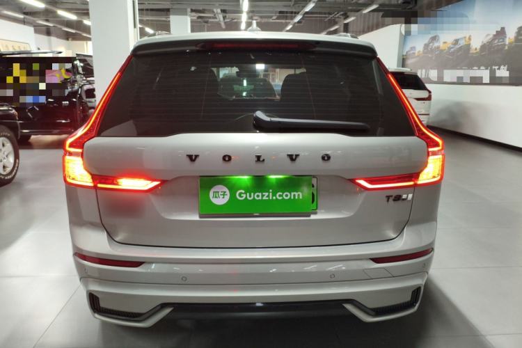 Used Volvo XC60 New Energy 2025 Plug-in Hybrid Long-Range All-Wheel Drive Zhiyuan Sport Edition Rear