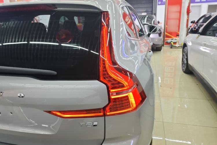 Used Volvo XC60 New Energy 2025 Plug-in Hybrid Long-Range All-Wheel Drive Smart & Luxurious Edition Right Rear Taillight