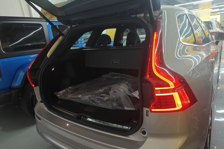 Used Volvo XC60 New Energy 2025 Plug-in Hybrid Long-Range All-Wheel Drive Smart & Luxurious Edition Trunk