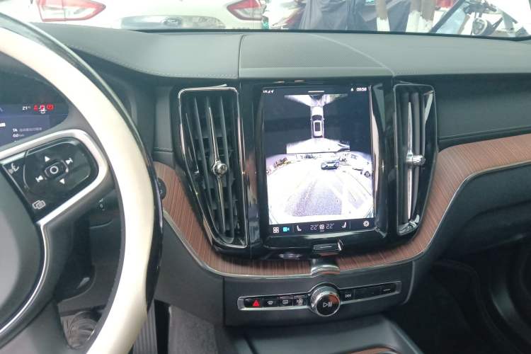 Used Volvo XC60 New Energy 2025 Plug-in Hybrid Long-Range All-Wheel Drive Smart & Luxurious Edition Audio And AC Panel